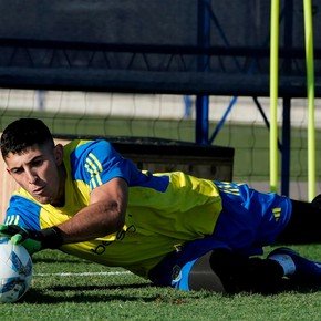 Leandro Brey, de titular en la práctica al video que le dedicó Boca