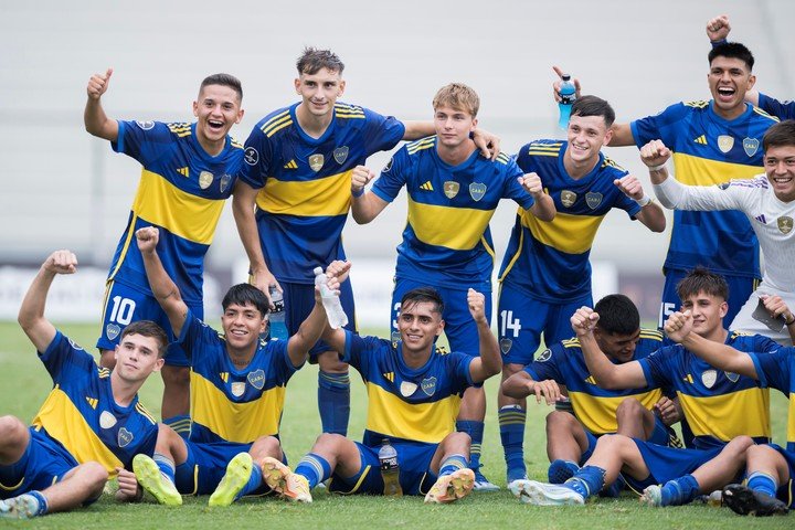 Los jugadores de Boca celebran en la Copa Libertadores Sub-20 (EFE/ Enzo Santos Barreiro).