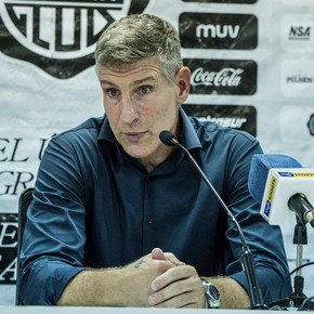 Video: el festejo loco de Martín Palermo tras el triunfo agónico de Olimpia 