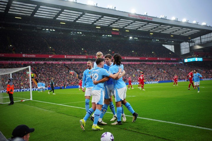 El festejo del City en Anfield (AP).