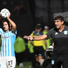 Costas: de la "falta de agresividad de Racing" al motivo por el que Juanfer Quintero fue al banco