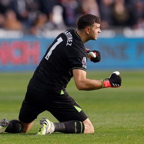 El VAR sentenció el empate entre el Aston Villa del Dibu Martínez y el West Ham