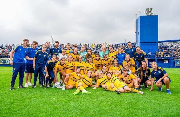 Boca le ganó 8-0 a la UAI Urquiza (@bocajrsfutbolfemenino).