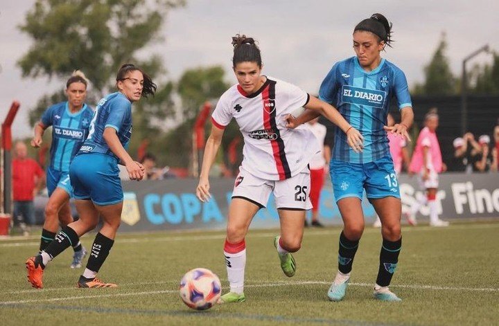 Newell's le ganó a San Luis FC (@newellsfemenino).