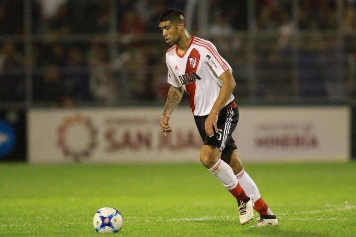 Alexander Barboza en River.