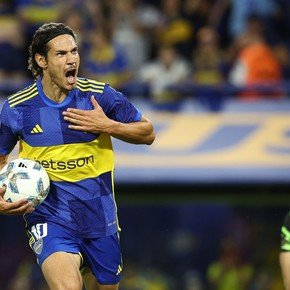 Edinson Cavani igualó un récord que había conseguido en su época top en Europa