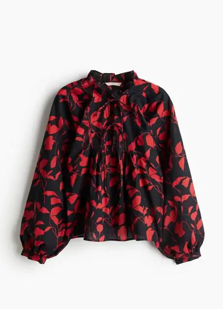 Blusa estampada de H&M (39,99 euros)