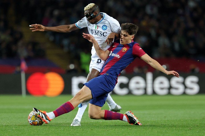 Napoli quedó eliminado de la Champions. (Foto de LLUIS GENE / AFP)
