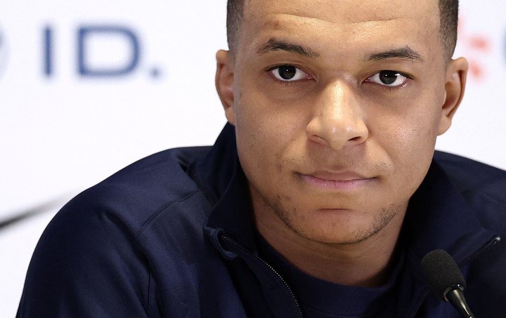 Kylian Mbappé en conferencia de prensa previo al amistoso internacional (AFP).