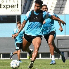 Roger Martínez, otra baja en Racing para el debut en la Copa Argentina