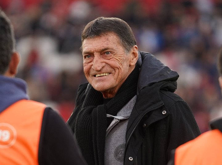 Julio Falcioni, entrenador de Banfield, se descompensó en un entrenamiento. (Marcelo Carroll)