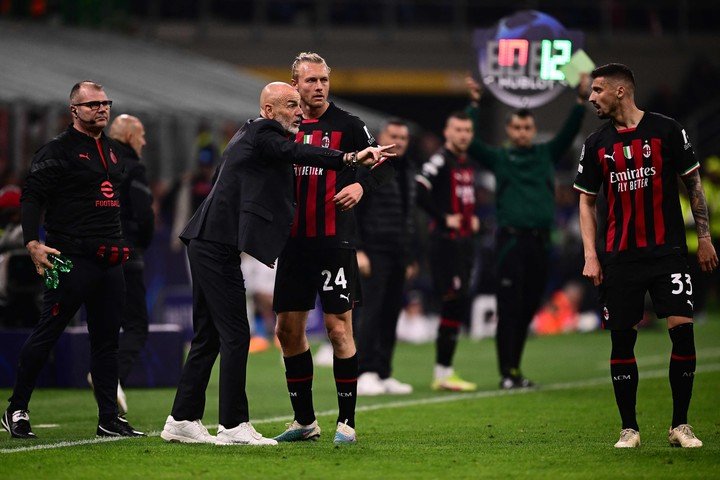 Stefano Pioli, cerca de dejar el Milan. (AFP)