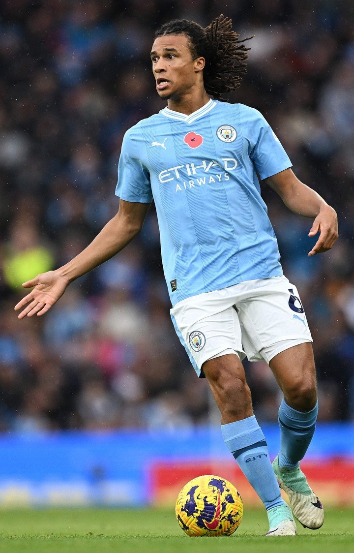 Aké es el otro jugador que no viaja para el partido ante el Madrid (AFP).