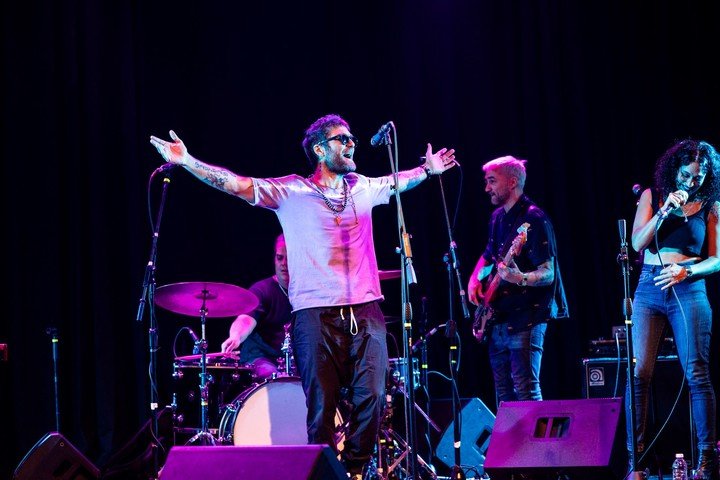 Nicola Higuín presentó su segundo disco. Fotos: Julieta Marilyn/Micaela Stirparo