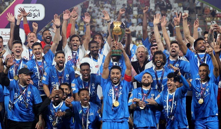 En los 34 partidos que llevaba ganando el Al-Hilal levantó un título y ganó seis clásicos.