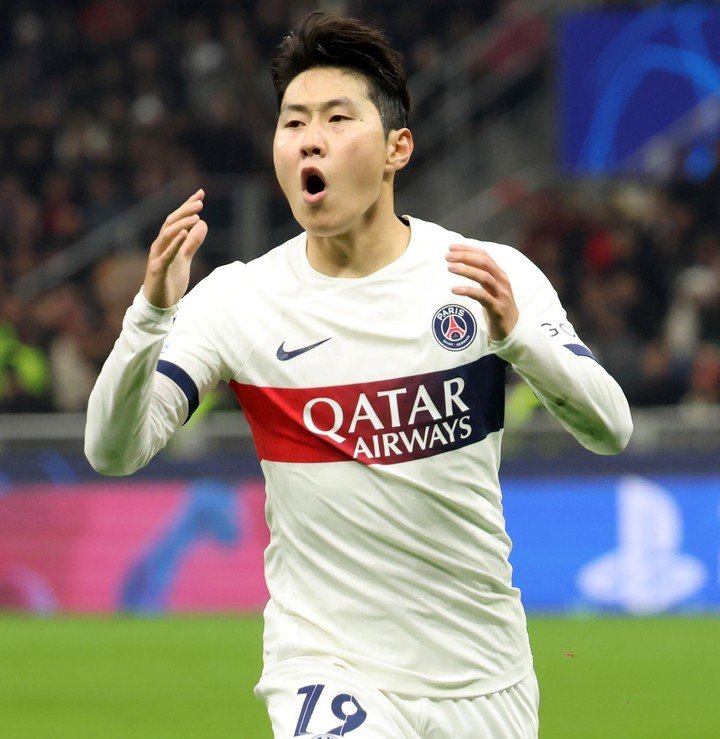 Lee Kang-in con la camiseta del PSG. 