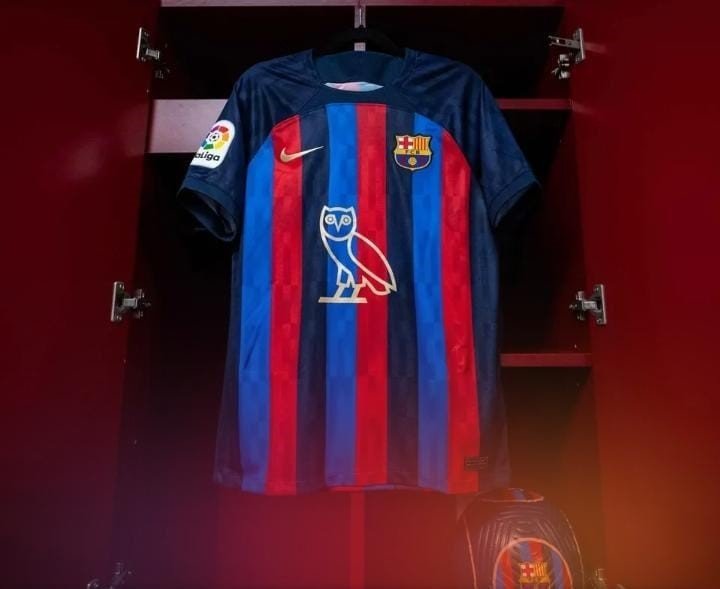 La camiseta culé con el búho del canadiense Drake.
(Foto: Prensa FC Barcelona)