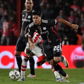 Quites, despejes, nuevo lujo y elogios: Zabala y otra actuación prometedora en River