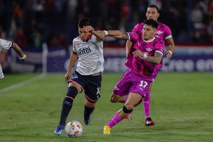 Leandro Lozano, un tractor por la derecha. EFE.