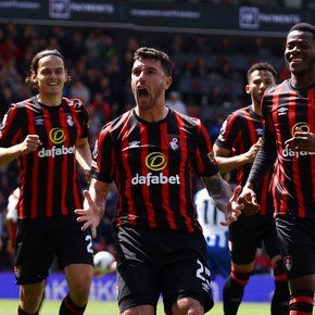 El Bournemouth de Senesi goleó al Brighton de Barco y Buonanotte