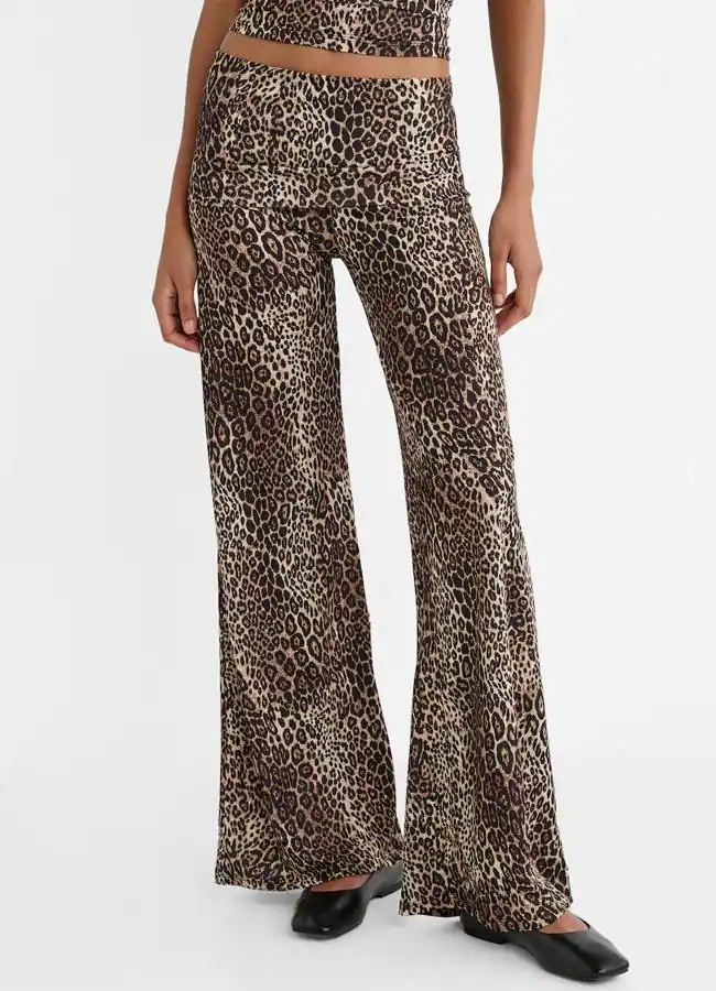 Pantalones elásticos en estampado de leopardo