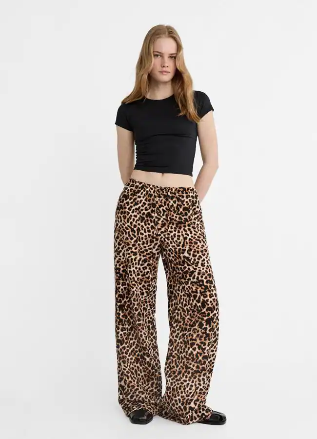 Pantalones de leopardo con pernera ancha