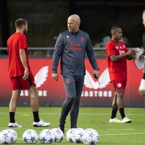 Liverpool busca un especialista de pelota parada por LinkedIn