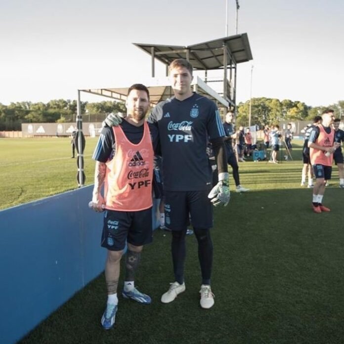 El arquero sparring de la Selección que firmó su primer contrato en River