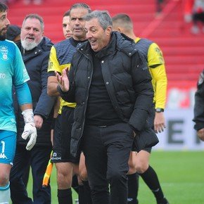 El Huracán de Hernán Galíndez: ganó con 10 jugadores y es líder en Argentina