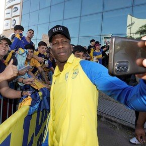 Boca, cerca de renovar un contrato top: avance decisivo por Advíncula