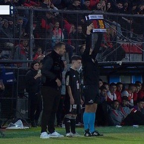 Récord: Apolonio debutó en Riestra y es el más joven en jugar en Primera en la historia del fútbol argentino