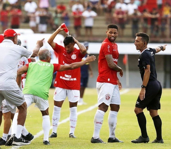 Romario en el partido de América (Federación de Fútbol Carioca).
