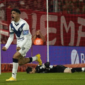 Vélez le gana bien a Independiente