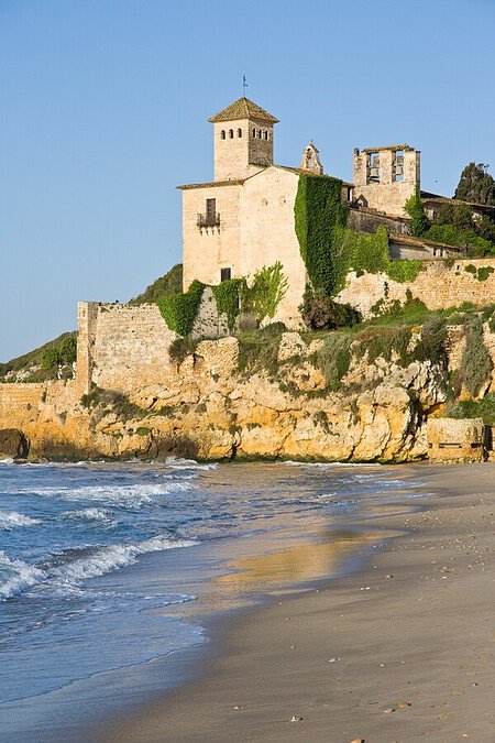 Vista Del Castell De Tamarit Des De La Platja D Altafulla