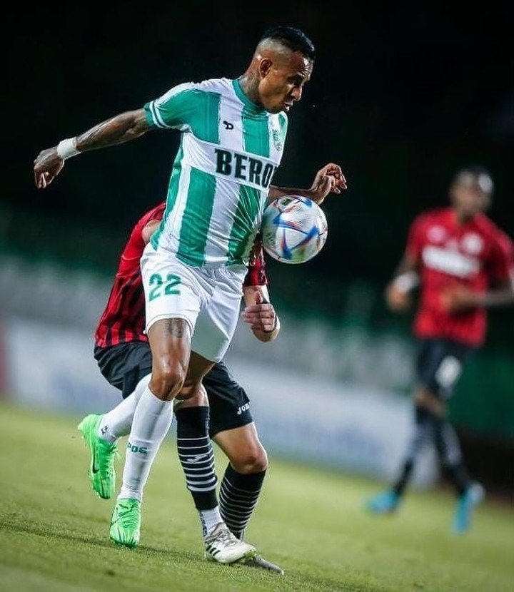 Sebastián Villa en el Beroe.