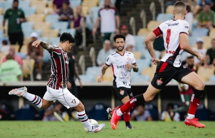 Cano contra Vitória.