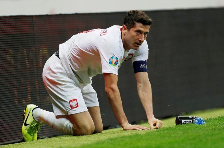 El goleador del Barsa llegó con lo justo físicamente y su selección lo extraña.