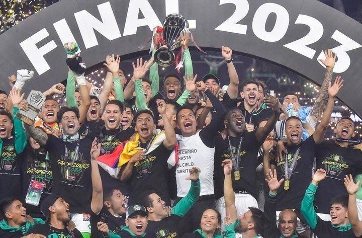 El León de México campeón de la Concachampions (prensa del club).