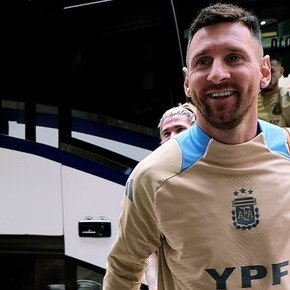 La sonrisa de Lionel Messi al llegar a Atlanta, la sede del debut en la Copa América