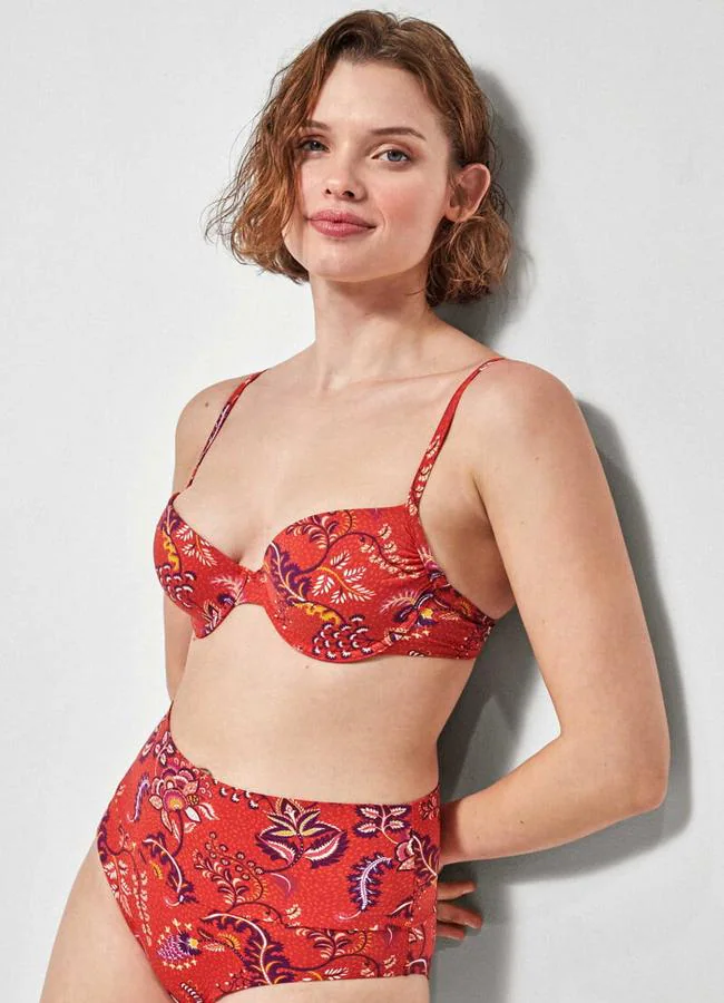 Top de bikini con aros de Gisela.