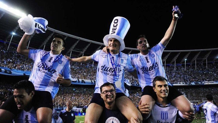 En 2014 ganó su primer título en el club fue en Torneo Transición.