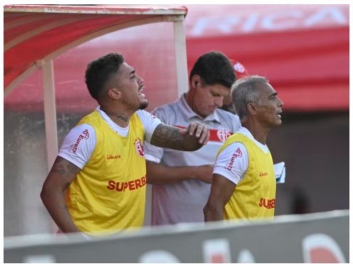 Romario en el banco de América de Río de Janeiro (Globo Esporte)