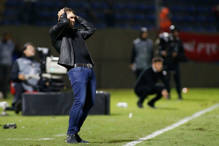 Internacional's Argentine coach Eduardo Coudet reacts during the Copa Sudamericana group stage second leg football match between Brazil's Internacional and Argentina's Belgrano at Arena Barueri stadium in Sao Paulo on May 28, 2024. (Photo by Miguel Schincariol / AFP)