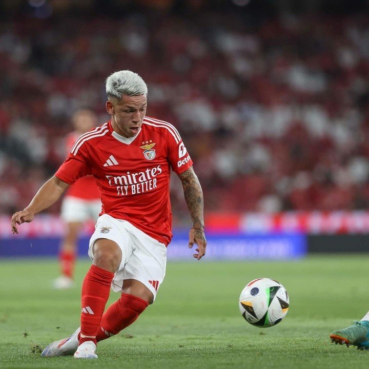 Gianluca Prestianni en el partido del Benfica ante el Brentford.