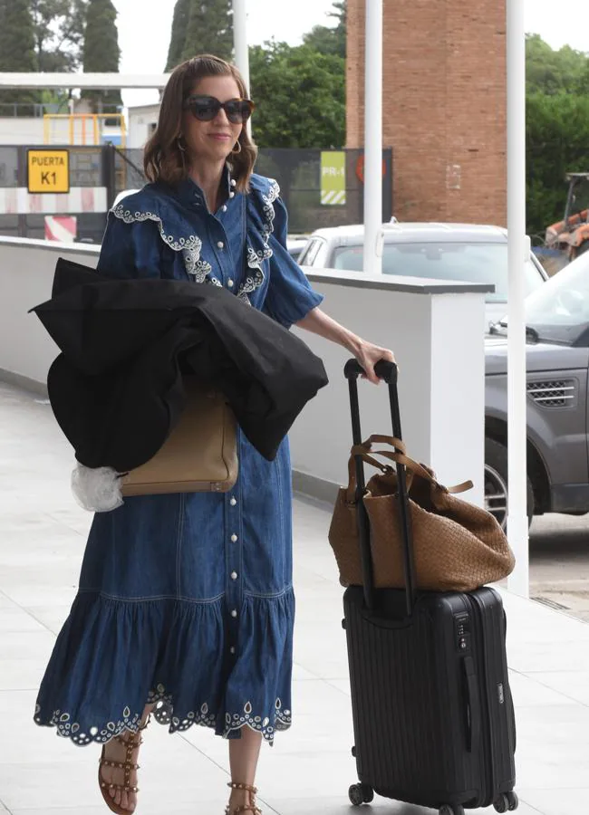 Margarita Vargas con vestido de Zimmerman y sandalias con tachuelas de Valentino. Foto: Gtres.