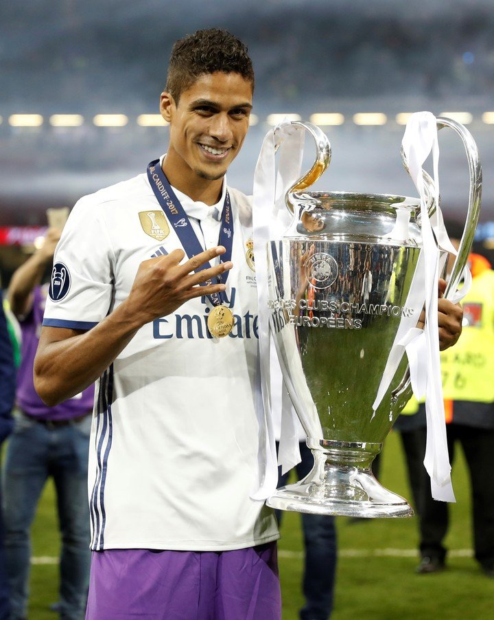 Varane ganó cuatro Champions en 10 años en el Real Madrid (REUTERS).