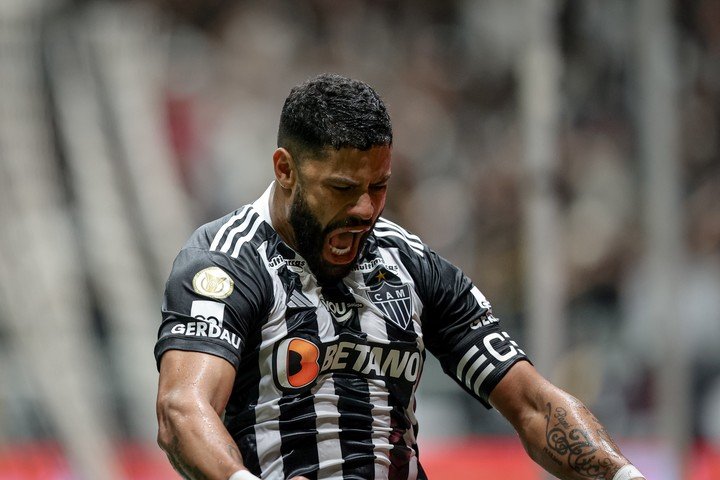 Hulk festeja ante Corinthians.