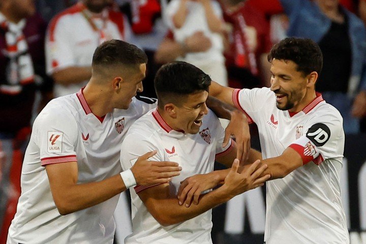 Capitán y jugador con más presencias en la historia del Sevilla. Se retirará en diciembre (EFE).