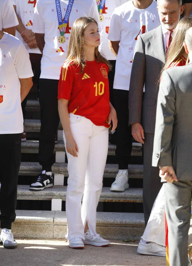 La princesa Leonor con la camiseta de España. / LIMITED PICTURES