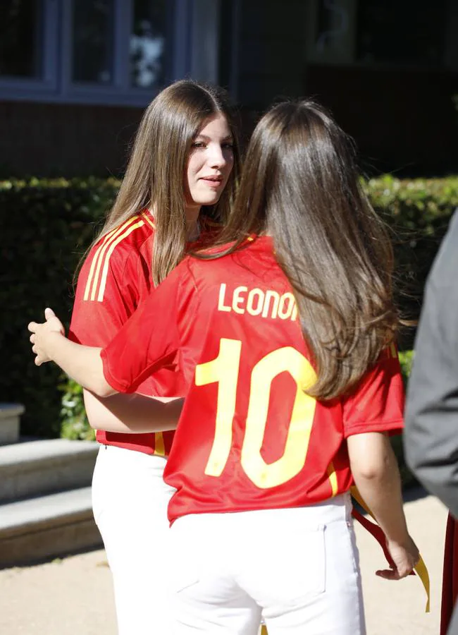 Sofía y Leonor con el 10 a la espalda. / LIMITED PICTURES